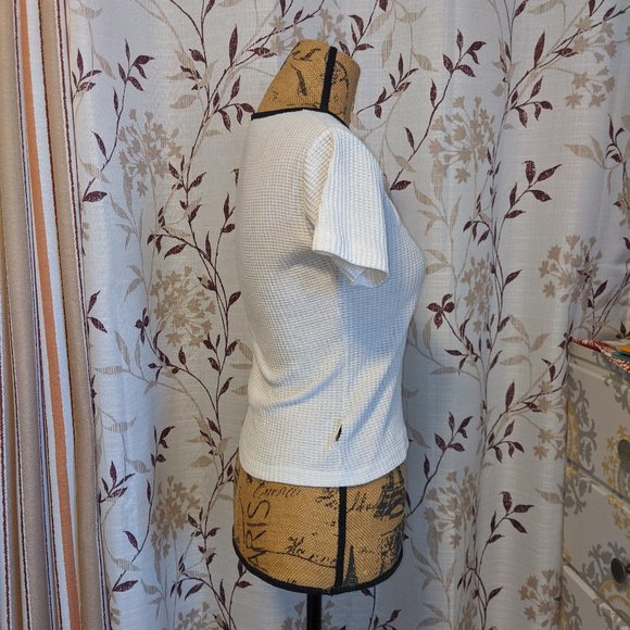 White shirt with black trim, Size: S - Picture 4 of 7